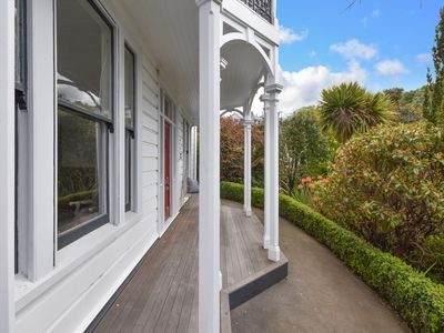 10 Littlebourne Road, Roslyn