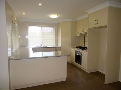 2 / 2 Yearling Close, Glenvale