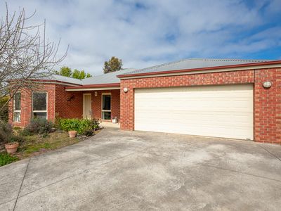 2 Larissa Close, Romsey