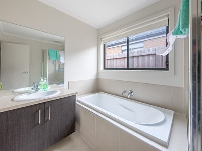 13 Solitude Lane, Doreen