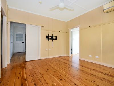 13 Norah Street, Centenary Heights