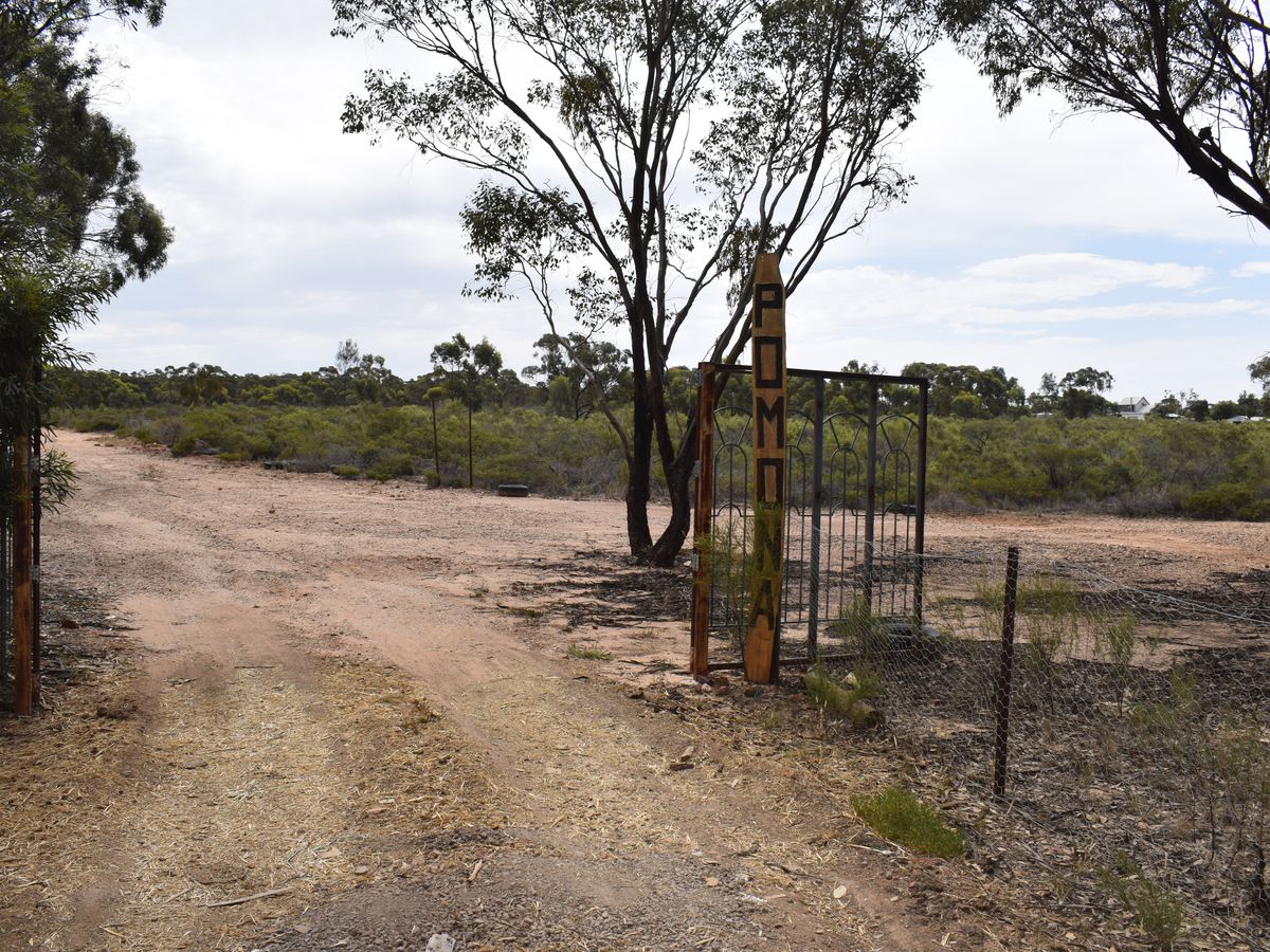 Inglewood-Salisbury Road, Inglewood