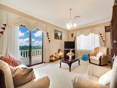 12 Oakdale Place, Baulkham Hills