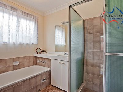 70 Cook Parade, St Clair