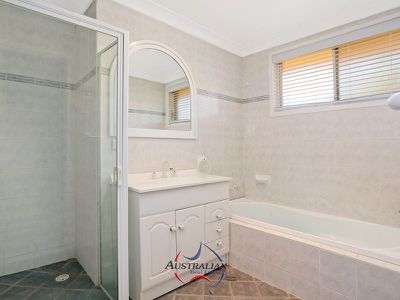 7 Hascombe Way, St Clair