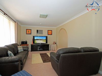 8 Mezen Place, St Clair