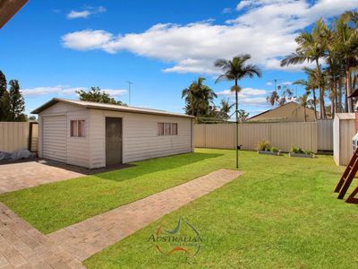 4 Macarthur Drive, St Clair