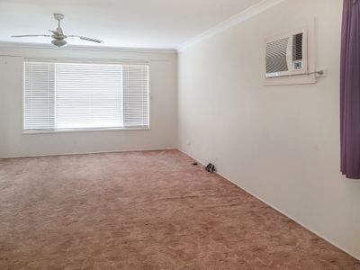 7 Utzon Court, St Clair