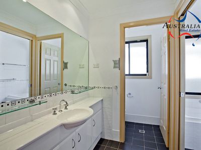 9 Tumut Place, St Clair