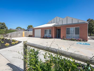 27 Main Street, Romsey