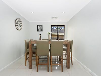 12 Lindwall Court, St Clair