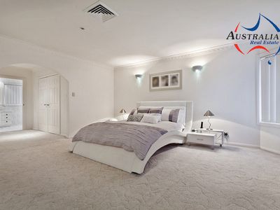 13 Hickory Place, St Clair