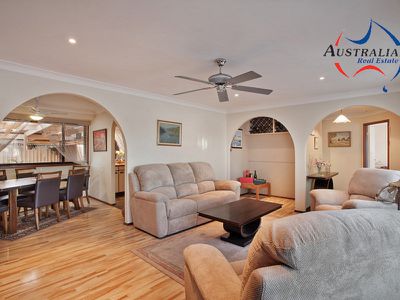 5 Seattle Close, St Clair