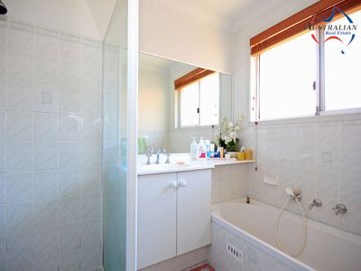 6 Olympus Drive, St Clair