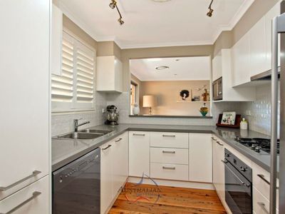 4 Coowarra Drive, St Clair