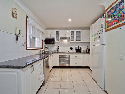 70 Cook Parade, St Clair
