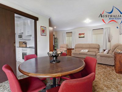 17 Benaud Court, St Clair