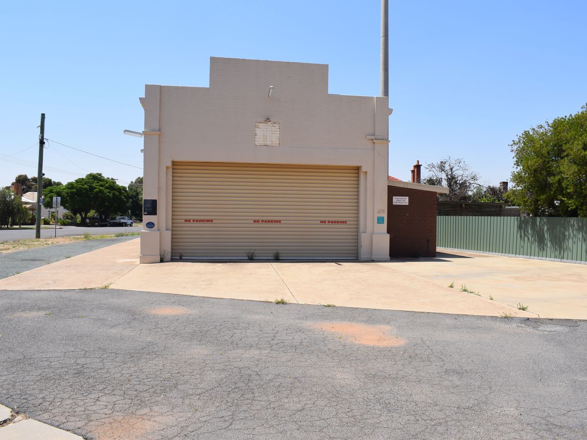 83 Grant Street South, Inglewood