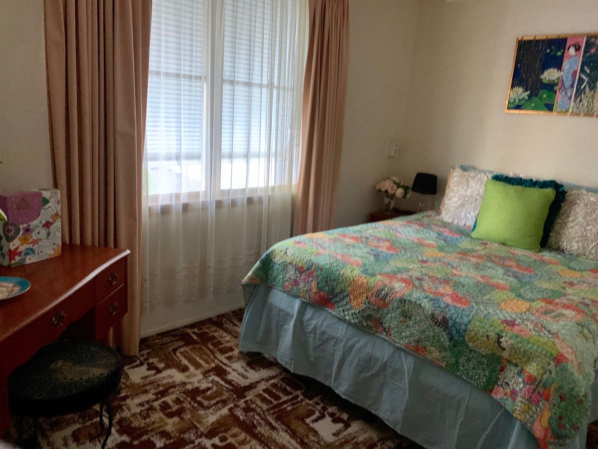 17 MacKenzie Street West, Golden Square