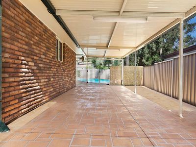 7 Barossa Close, St Clair