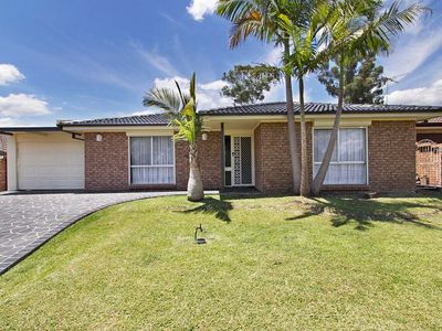 13 Hascombe Way, St Clair