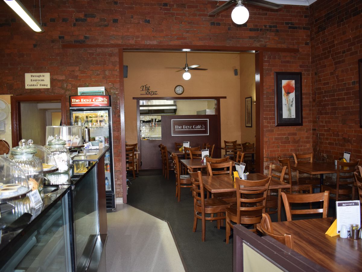 27 High Street, Charlton