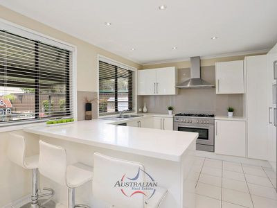 5 Alexandra Circuit, St Clair