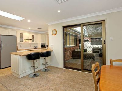 33 Dryberry Avenue, St Clair