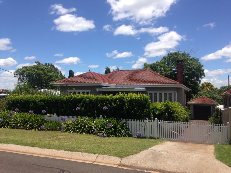7 Stoneleigh Street, East Toowoomba