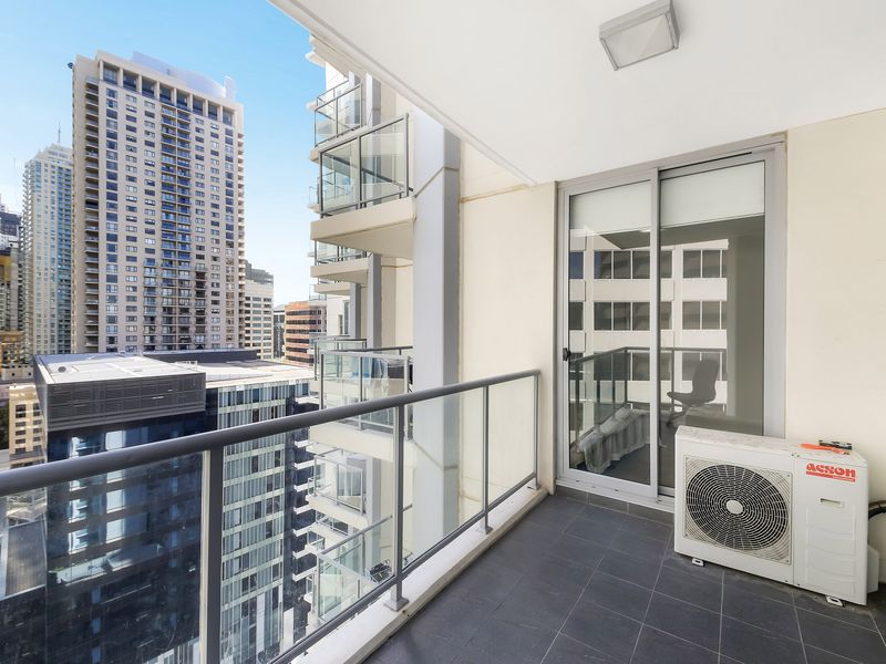 2003 / 2 Cunningham Street, Haymarket