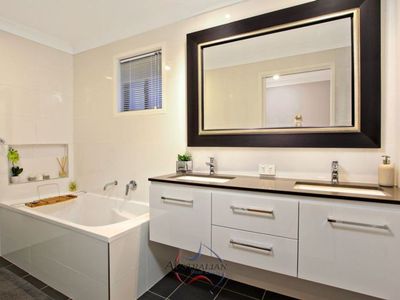 3 Halifax Court, St Clair