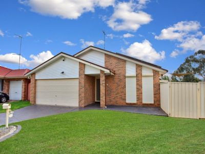 3 Dione Court, St Clair