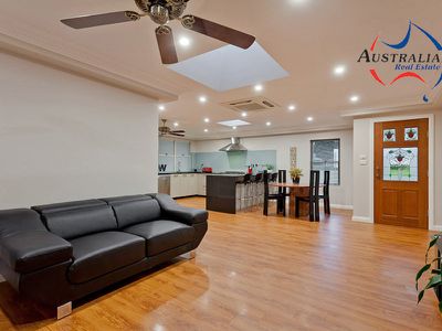 18 Strauss Road, St Clair