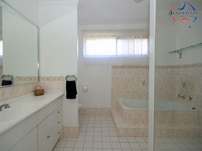 8 Mezen Place, St Clair