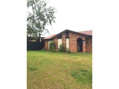 70 Shadlow Crescent, St Clair