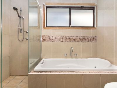 8 Menzies Circuit, St Clair