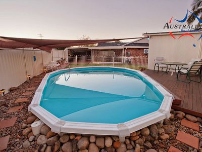 5 Seattle Close, St Clair