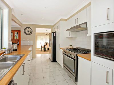 8 Pecos Close, St Clair