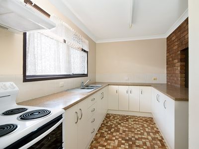 1 / 329 West Street, Harristown