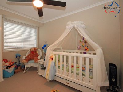 6 Galah Close, St Clair