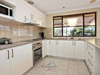 32 Sunray Crescent, St Clair