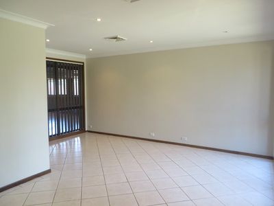 8 Whipbird Place, Erskine Park