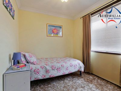 17 Benaud Court, St Clair