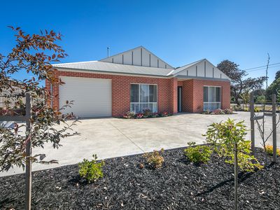 27 Main Street, Romsey