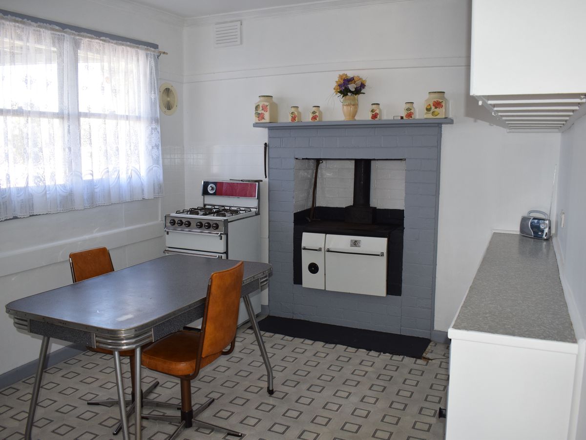 33 Sullivan Street, Inglewood