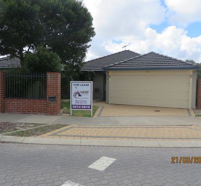 12 / 18 Serenity Parkway, Hammond Park