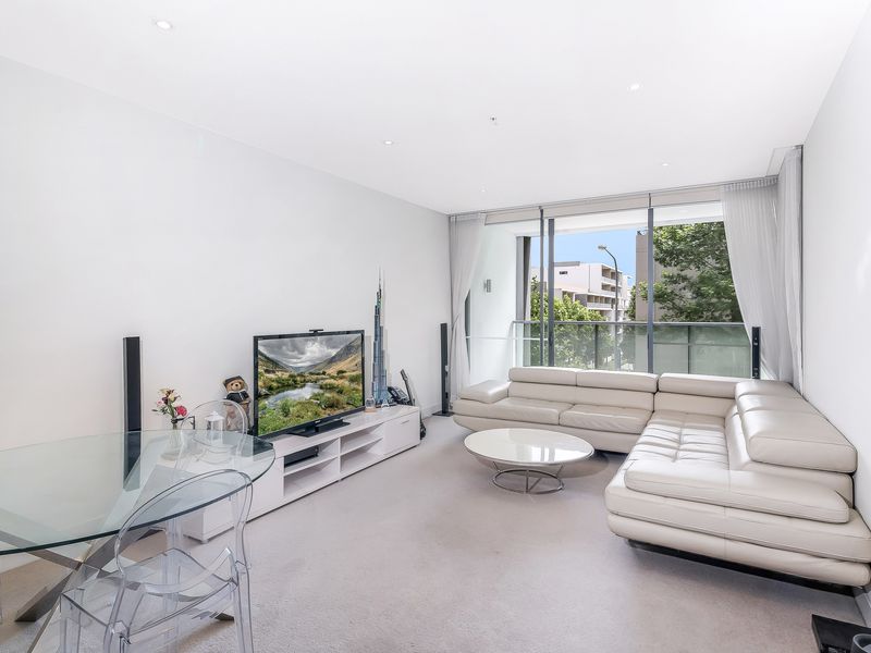 116 / 7 Rider Boulevard, Rhodes