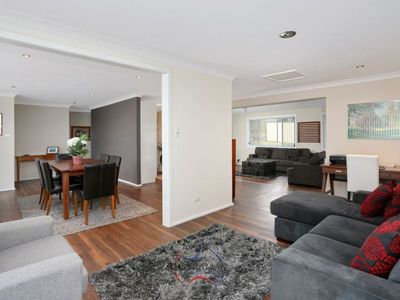 9 Topeka Glen, St Clair