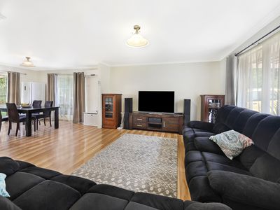 1 / 23  Reynolds Grove, Romsey