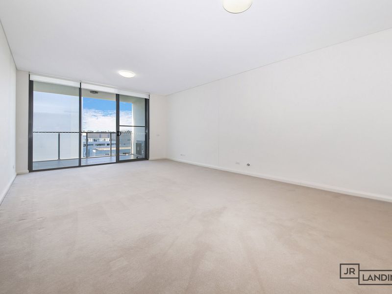 704 / 7 Stromboli Strait, Wentworth Point